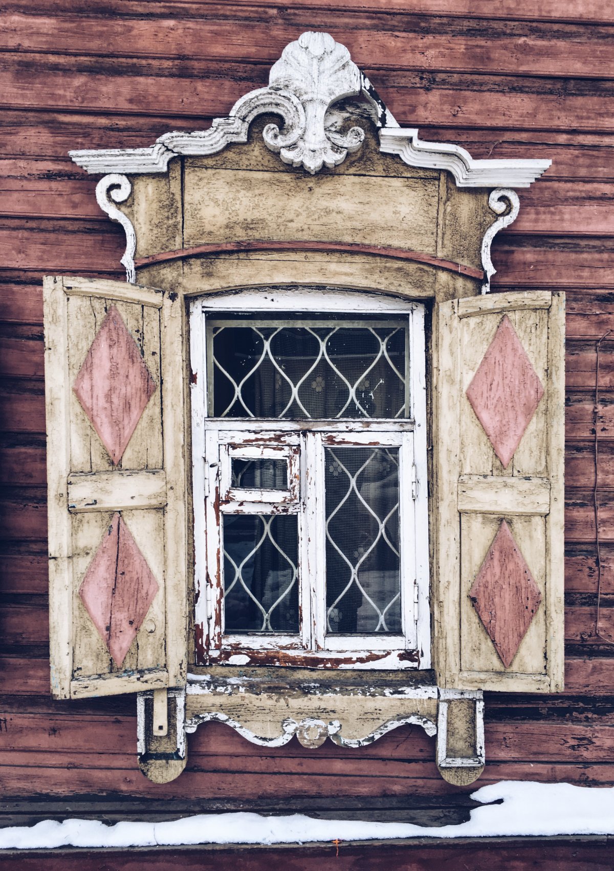 Старые оконные наличники