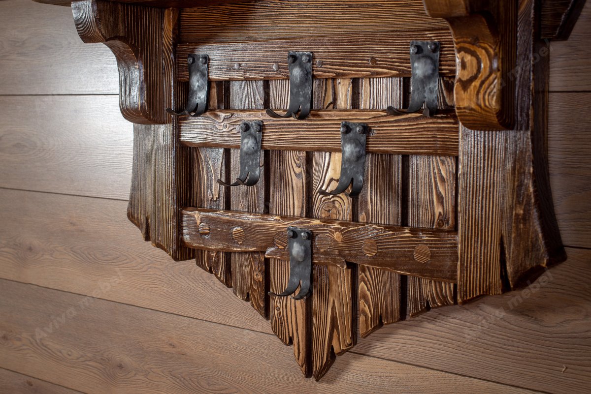 Прихожая из дерева под старину