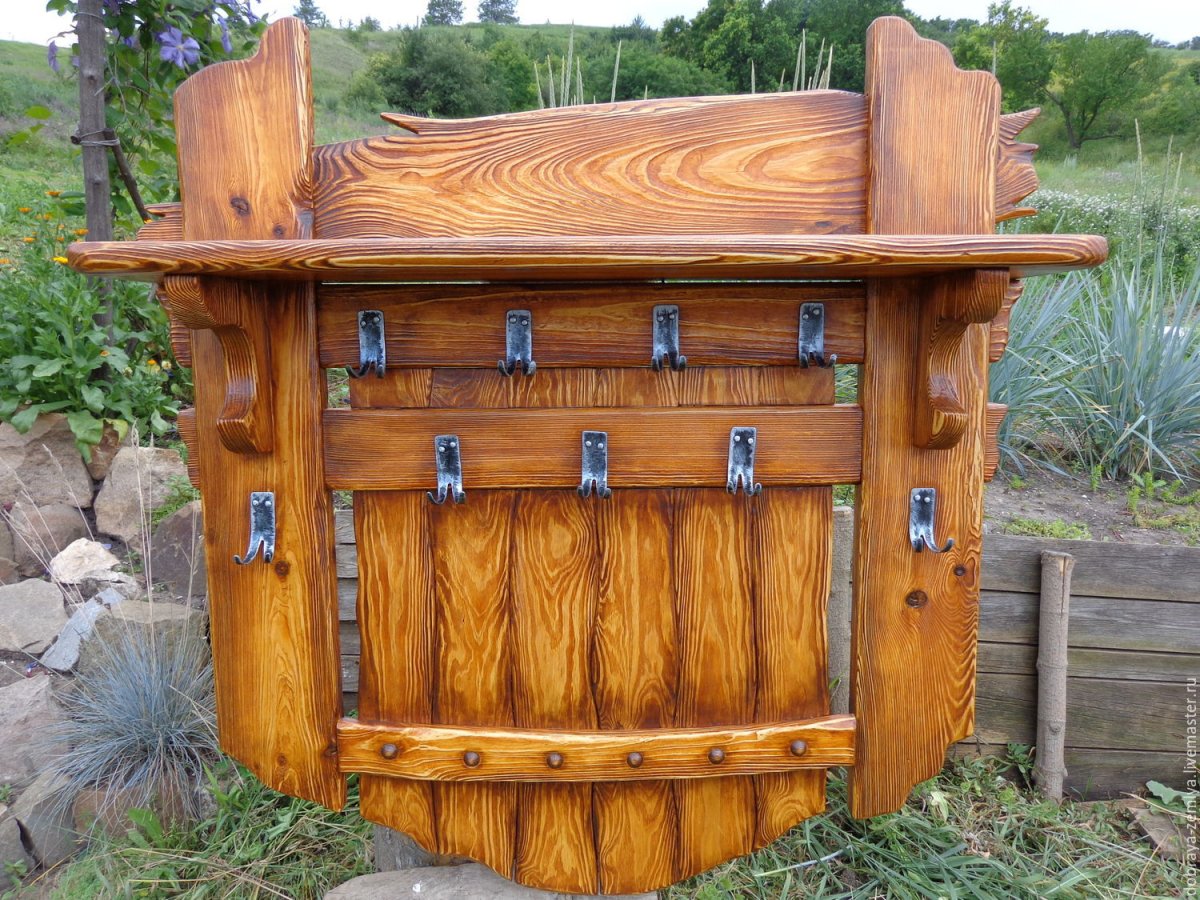 Деревянный шкаф в баню