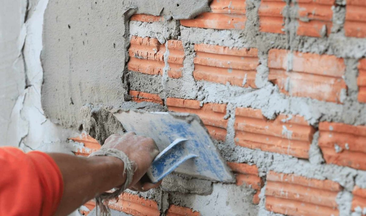 Гостиная с искусственным камнем