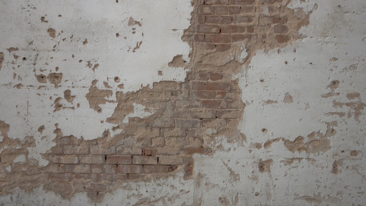 Старинная стена