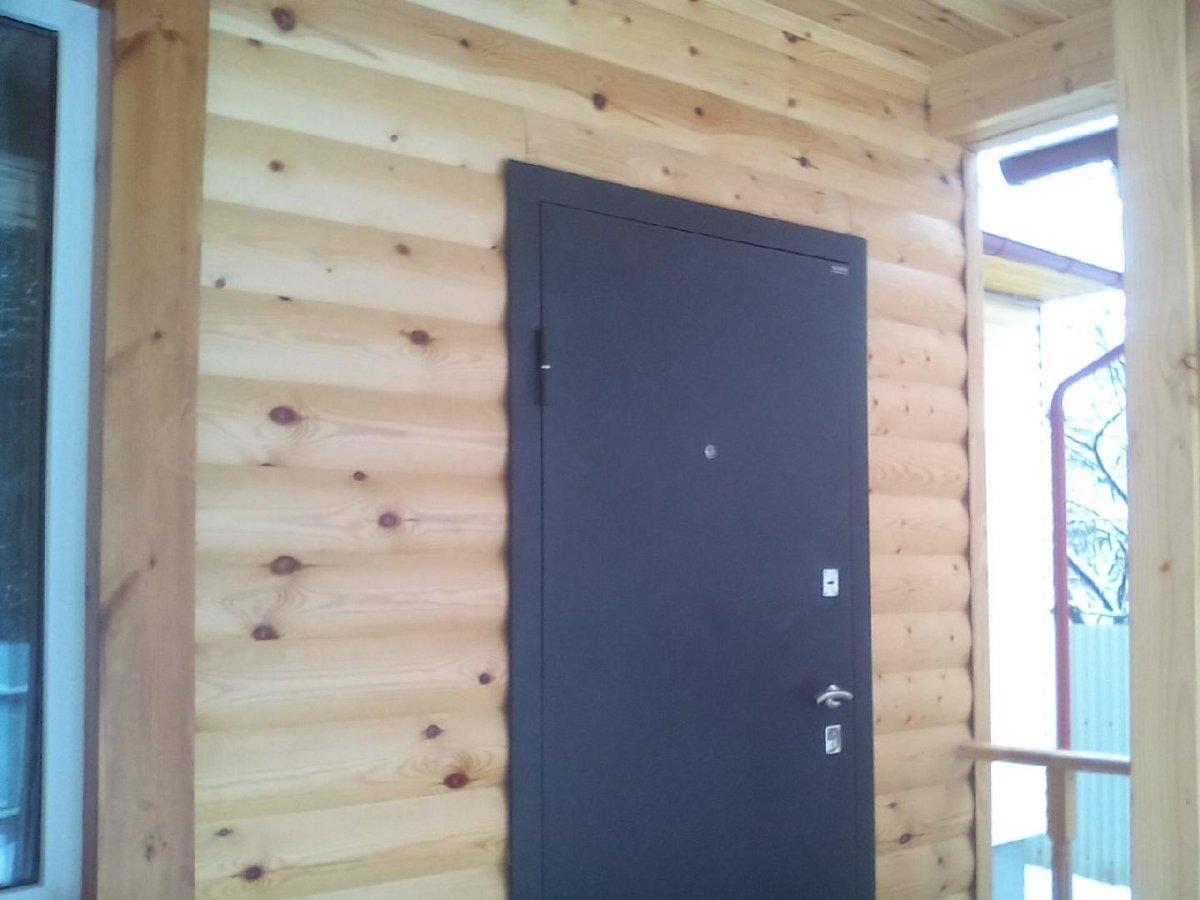 Обшить железную дверь вагонкой