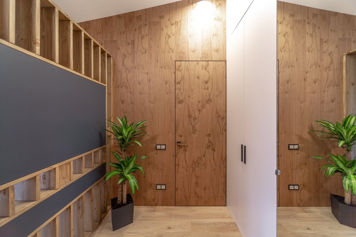 Двери со стеновыми панелями