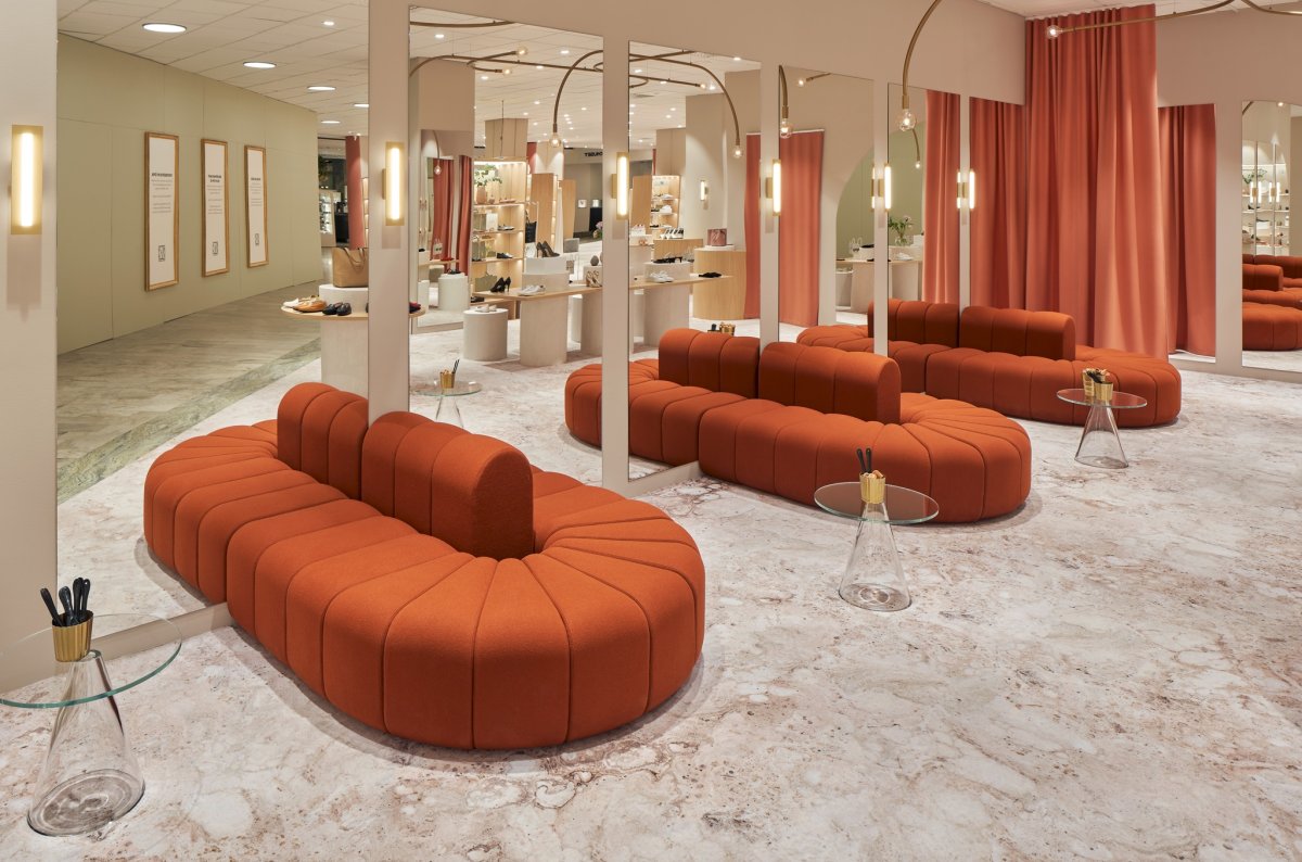 Диван лепесток