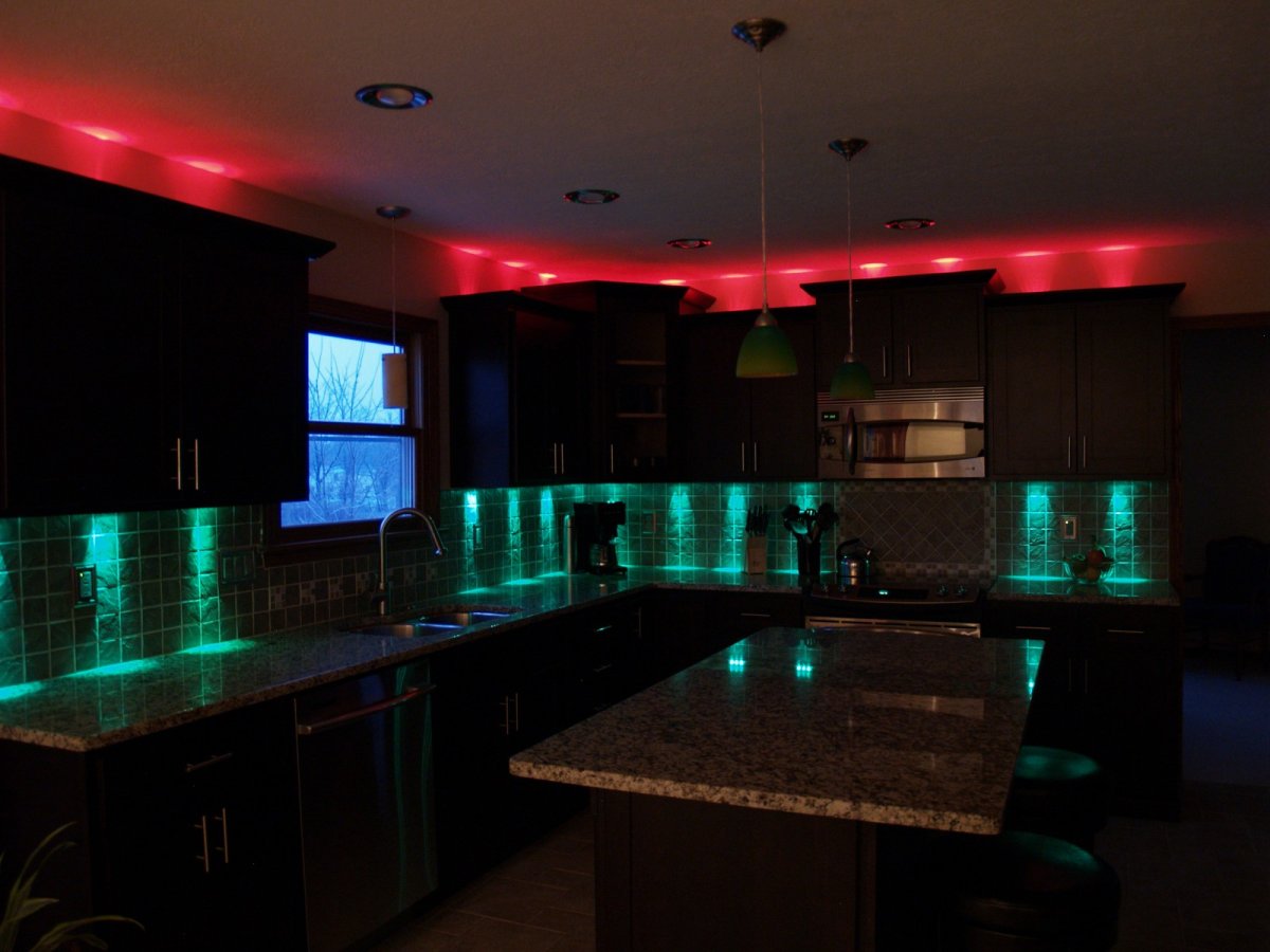 Натяжные потолки с подвеской