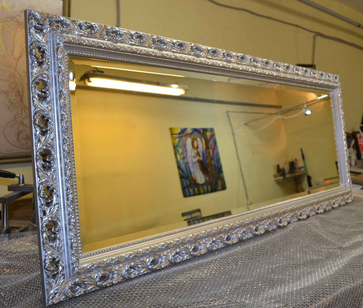 Красивые зеркала в прихожую