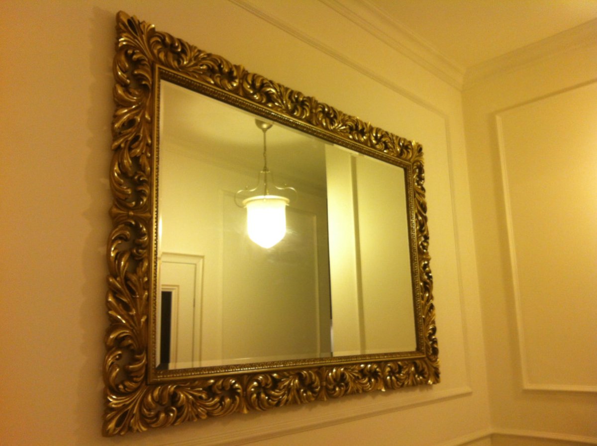 Зеркало в прихожую настенное