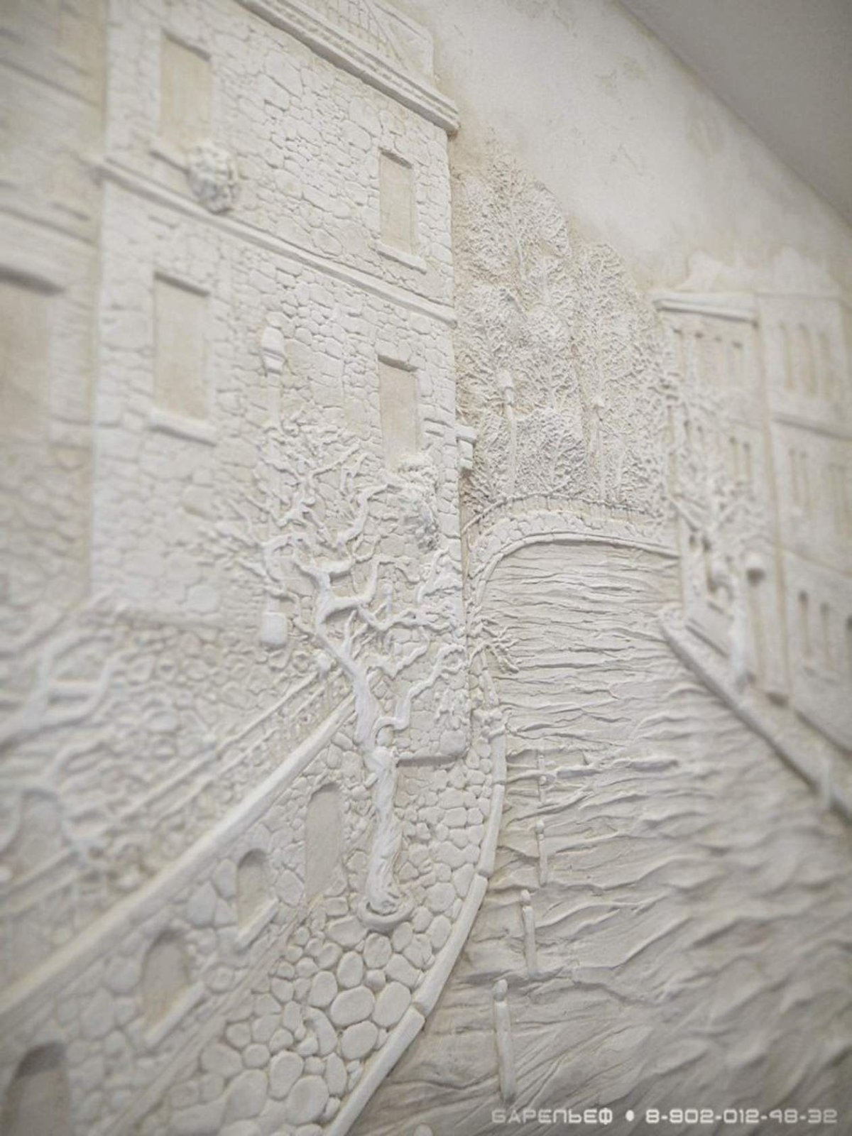 Украшение стен из гипсовой штукатурки