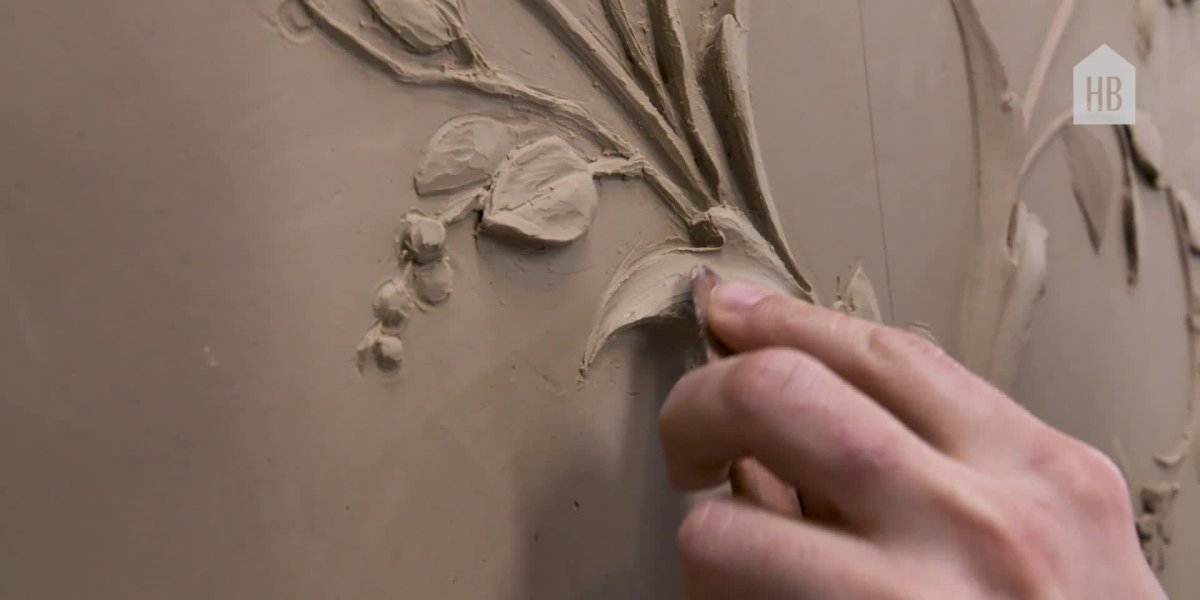 Лепнина из шпаклевки на стене