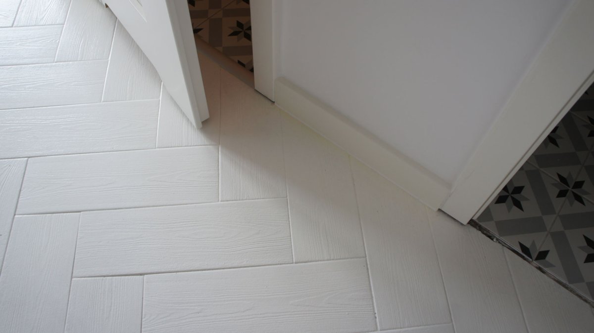 Краска для напольной пли ки