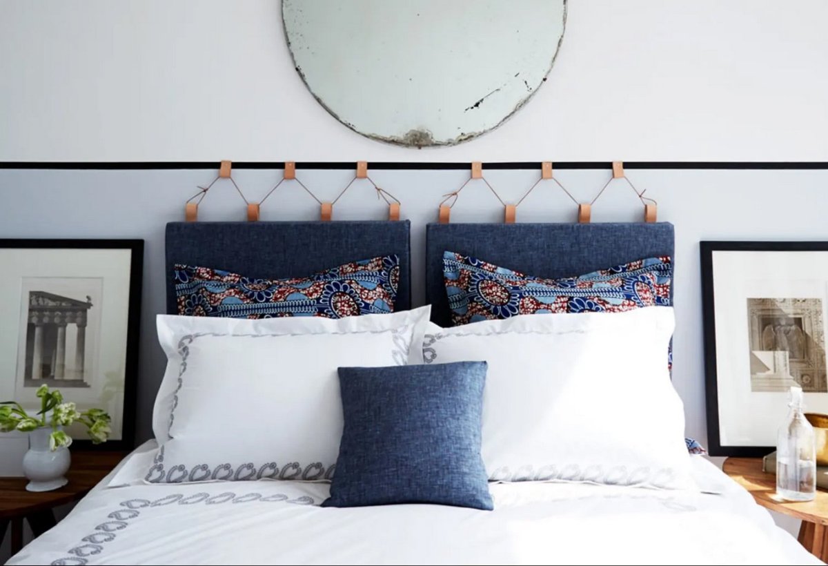 Подушки на стену у кровати
