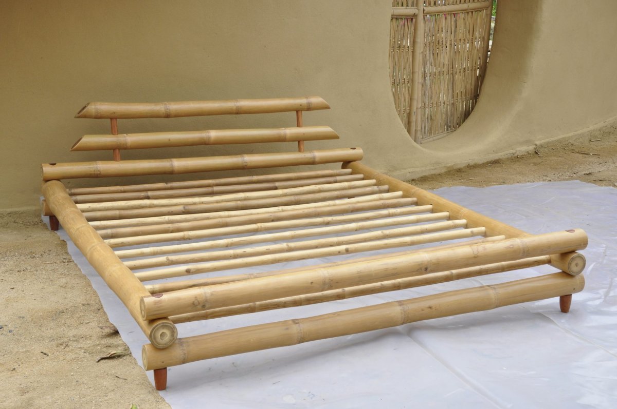 Мебель из бамбука кровать
