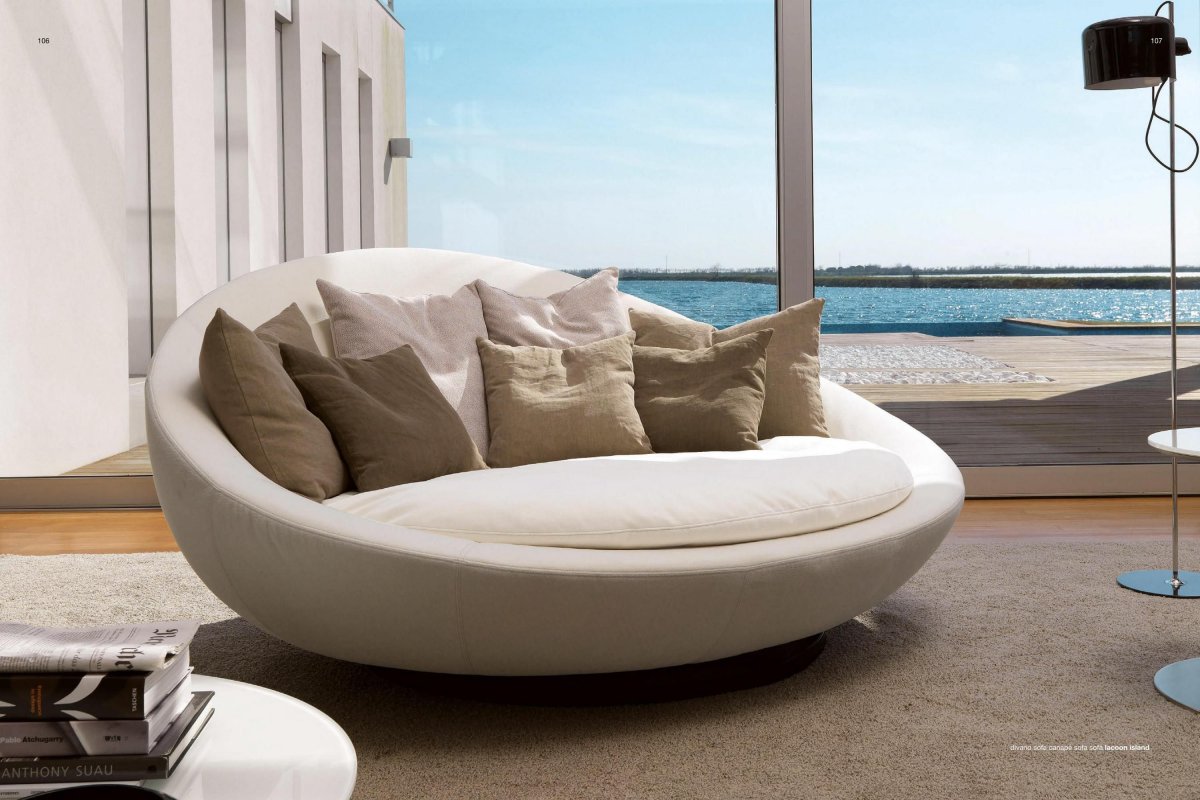 Bowl Chair by Lina bo Bardi & Arper