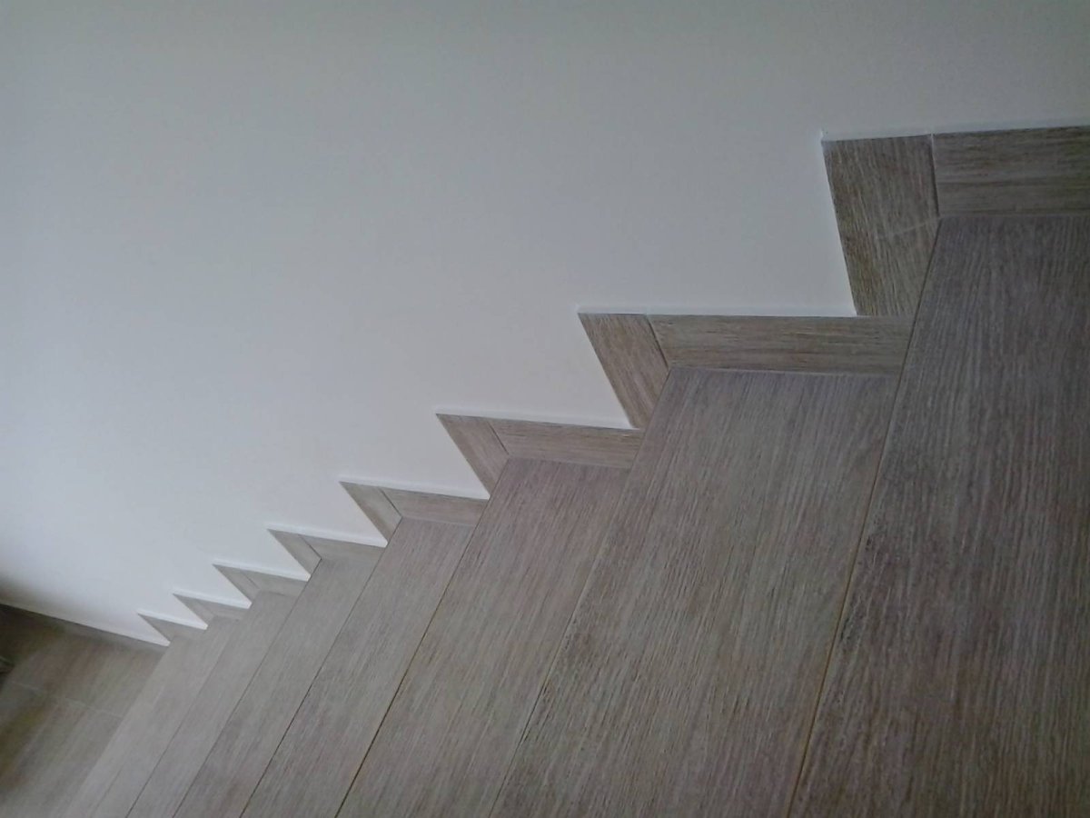 Ламинат лесенкой