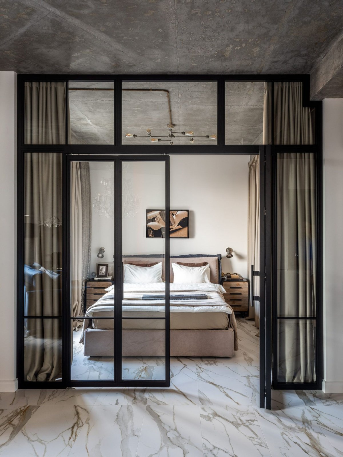 Стеклянная перегородка в комнату для зонирования