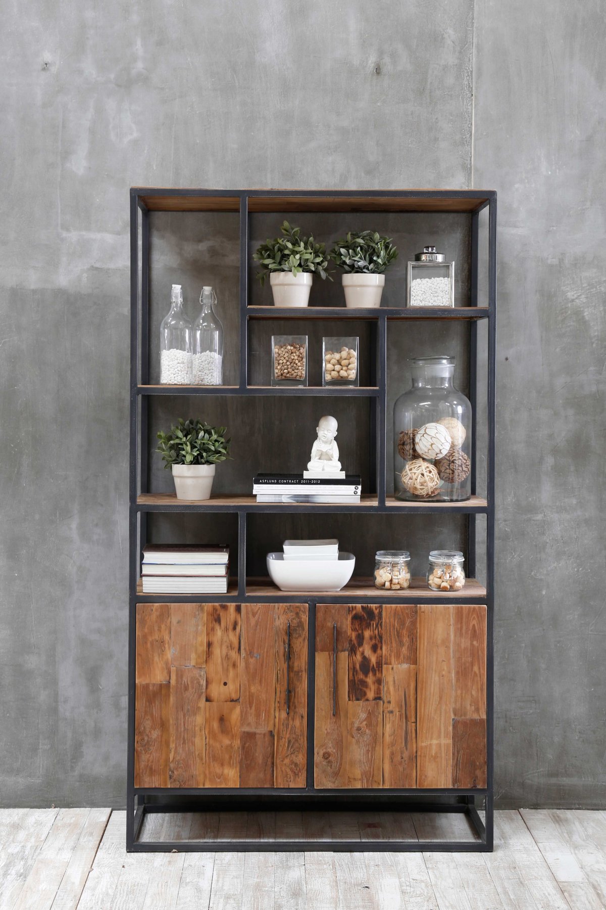Сервант в стиле лофт