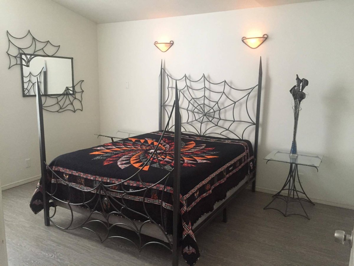 Кровать Gothic Style Bed