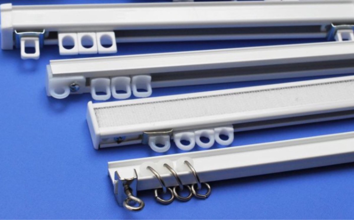 Карниз профильный пластиковый 2-рядный белый AX-200093-gr