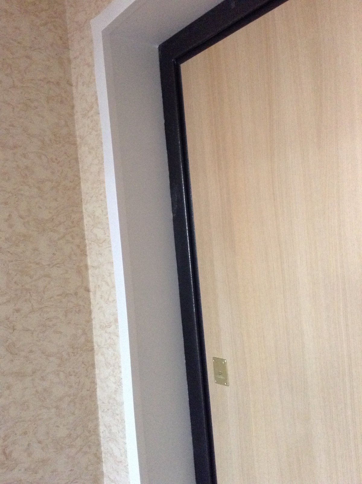 Откосы входной двери доборами