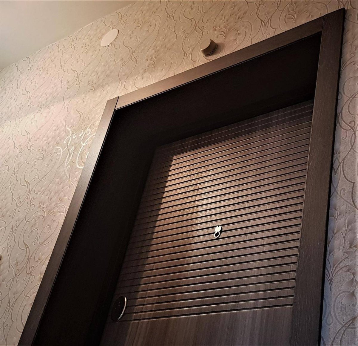 Откосы для входных дверей под металл