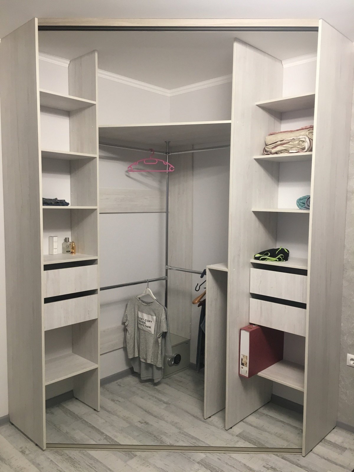 Гардеробная комната ПАКС икеа 2 кв м