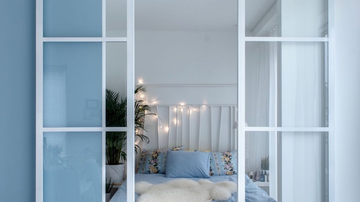 Раздвижная перегородка белая