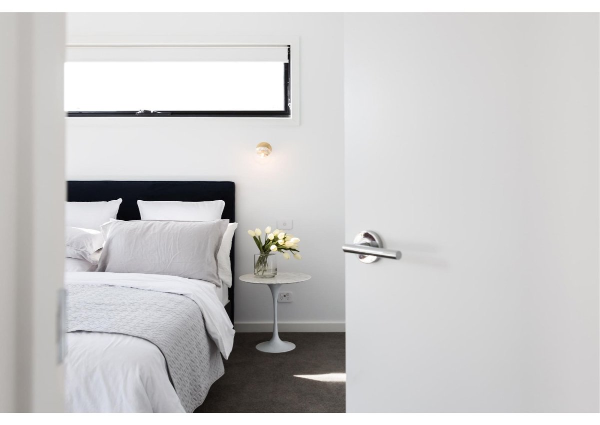 Стеклянная перегородка в спальне