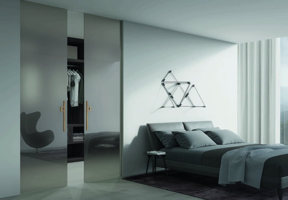 Стеклянные двери в зал