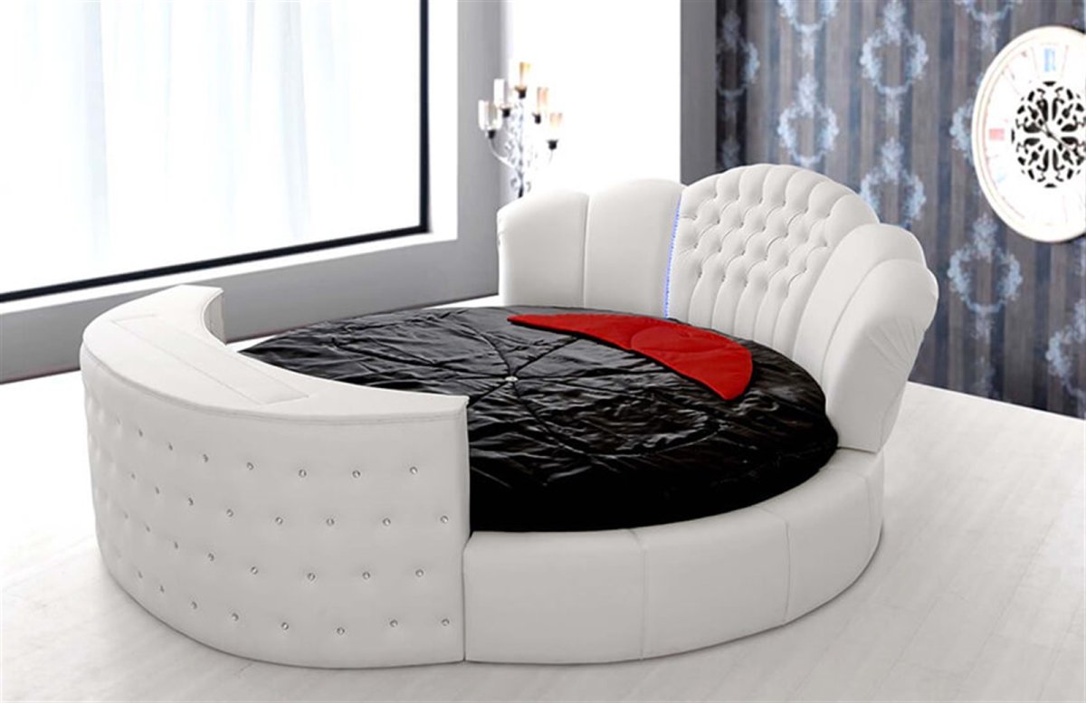 Круглая кровать с прямоугольным матрасом