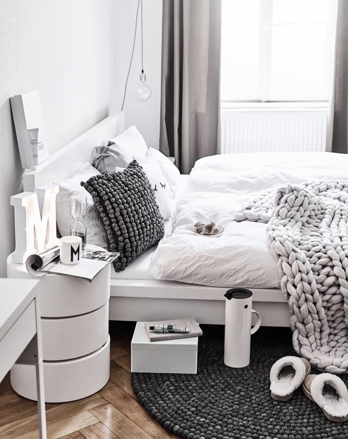 Диван кровать poltrona Frau