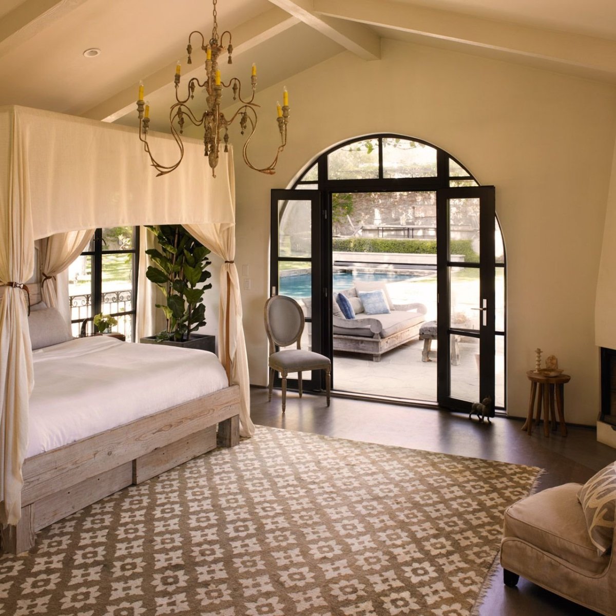 Мансарда в средиземноморском стиле