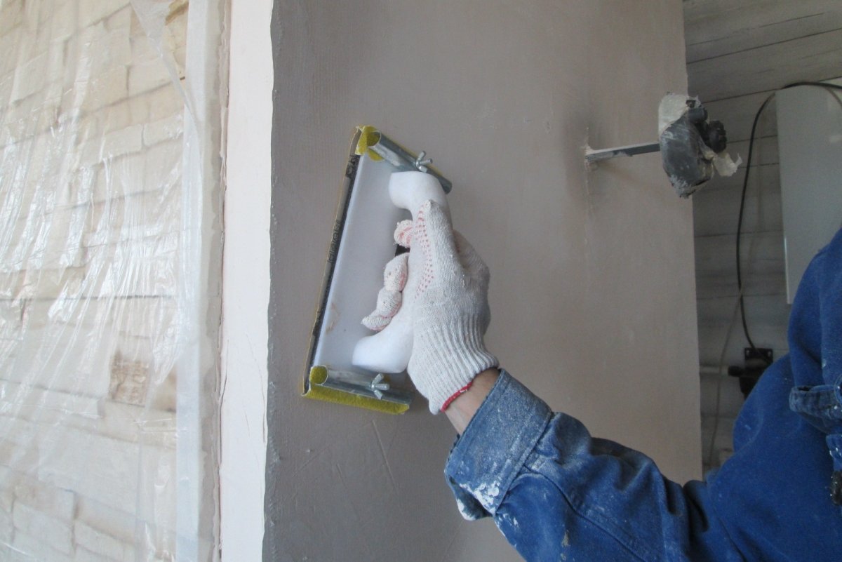 Неровная штукатурка стен