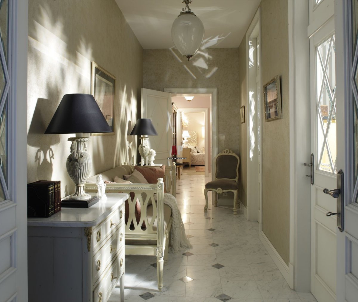 Прихожая в серо голубых тонах