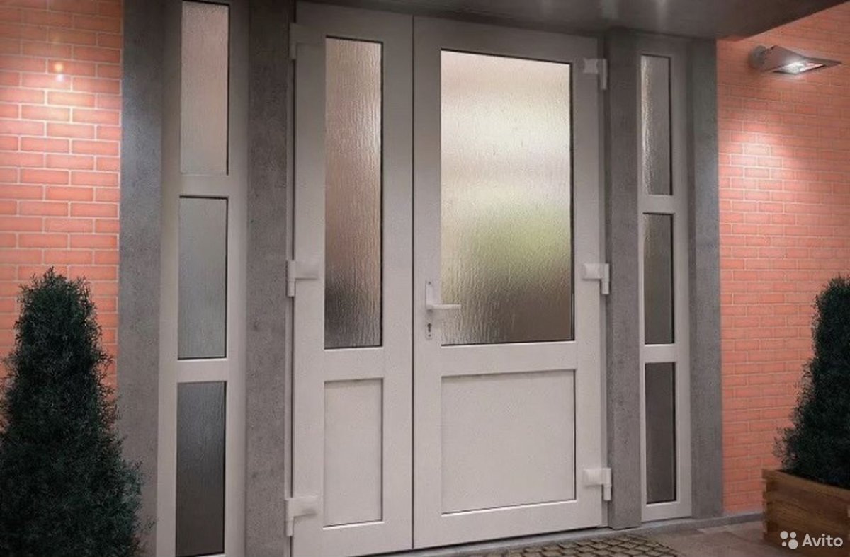 Входная пластиковая дверь (Softline 82)