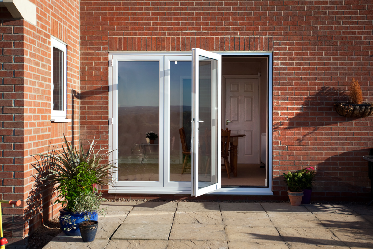 Пластиковые двери