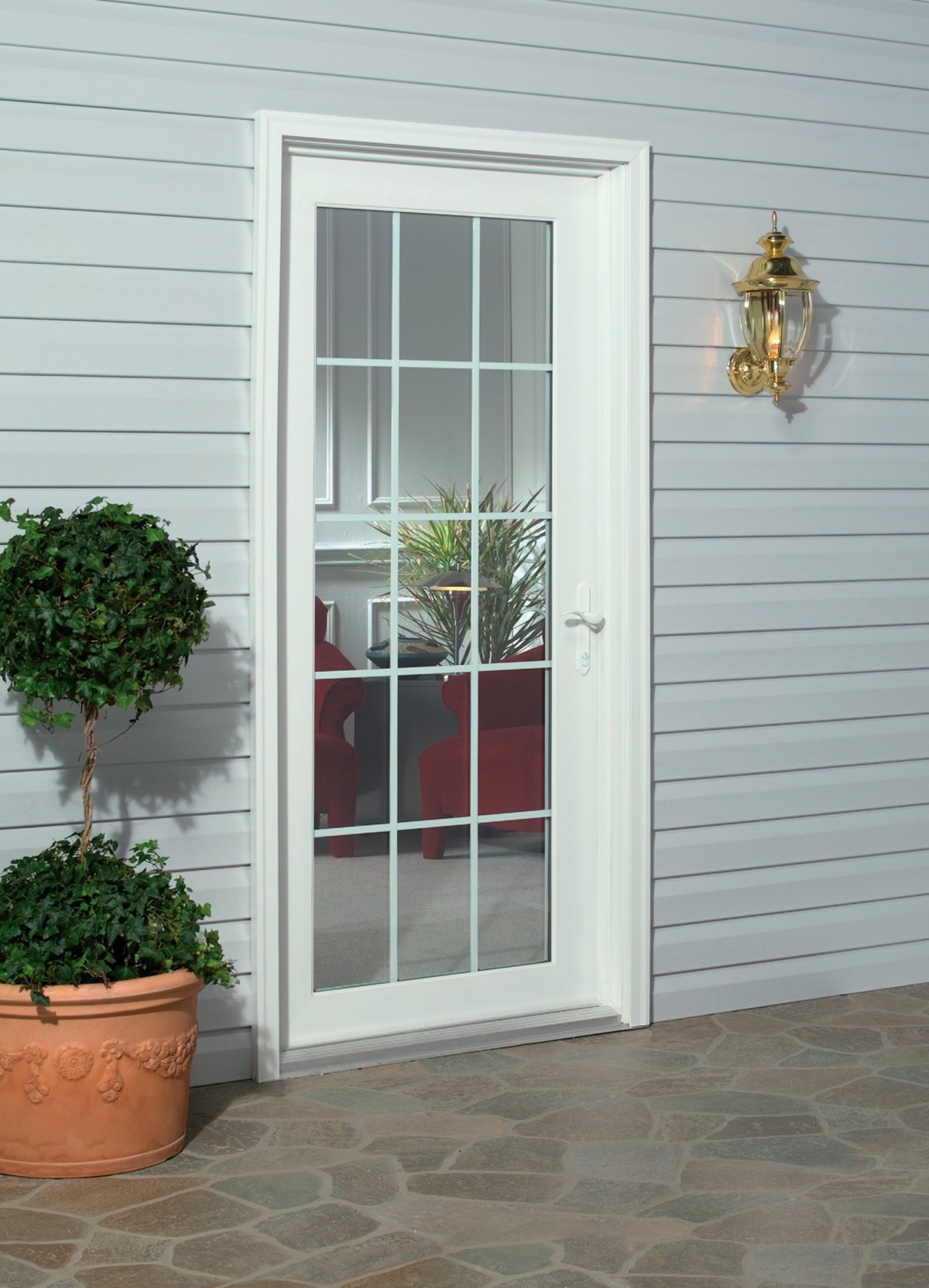 Входная дверь ПВХ Рехау