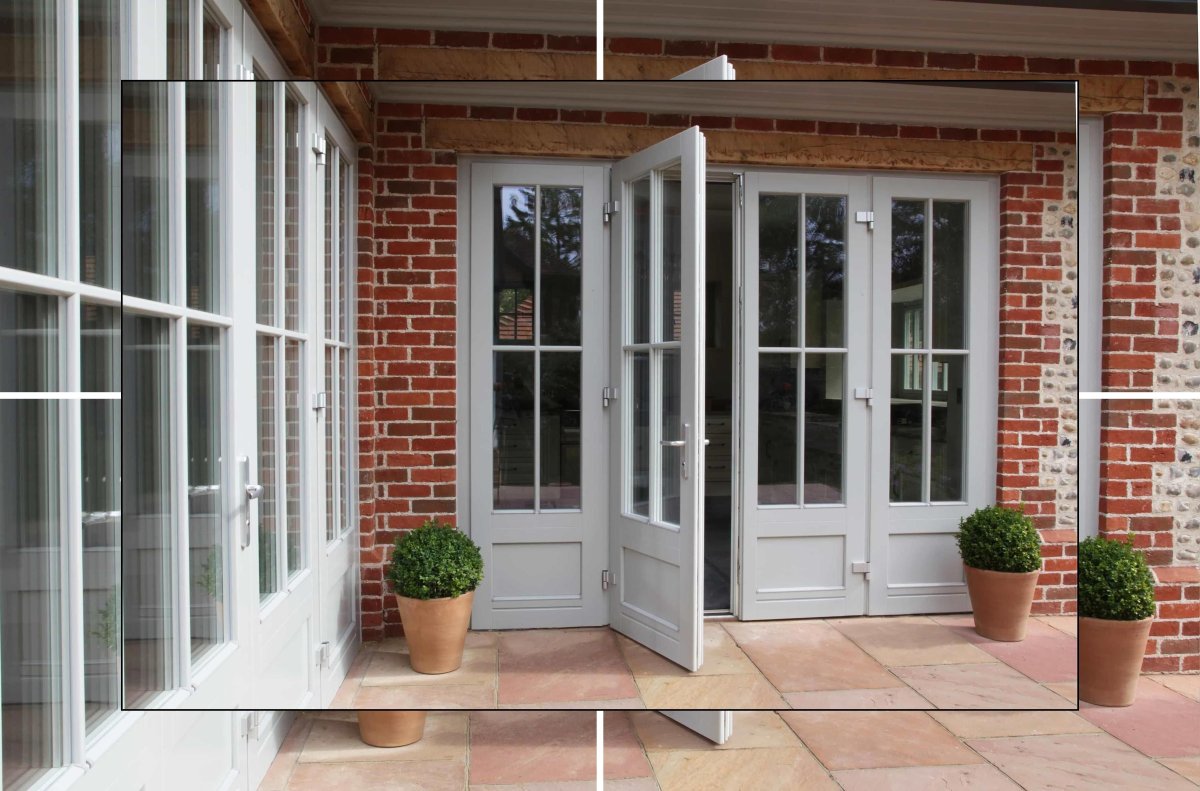 Пластиковая дверь входная белая