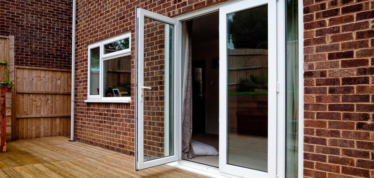 Пластиковые двери входные