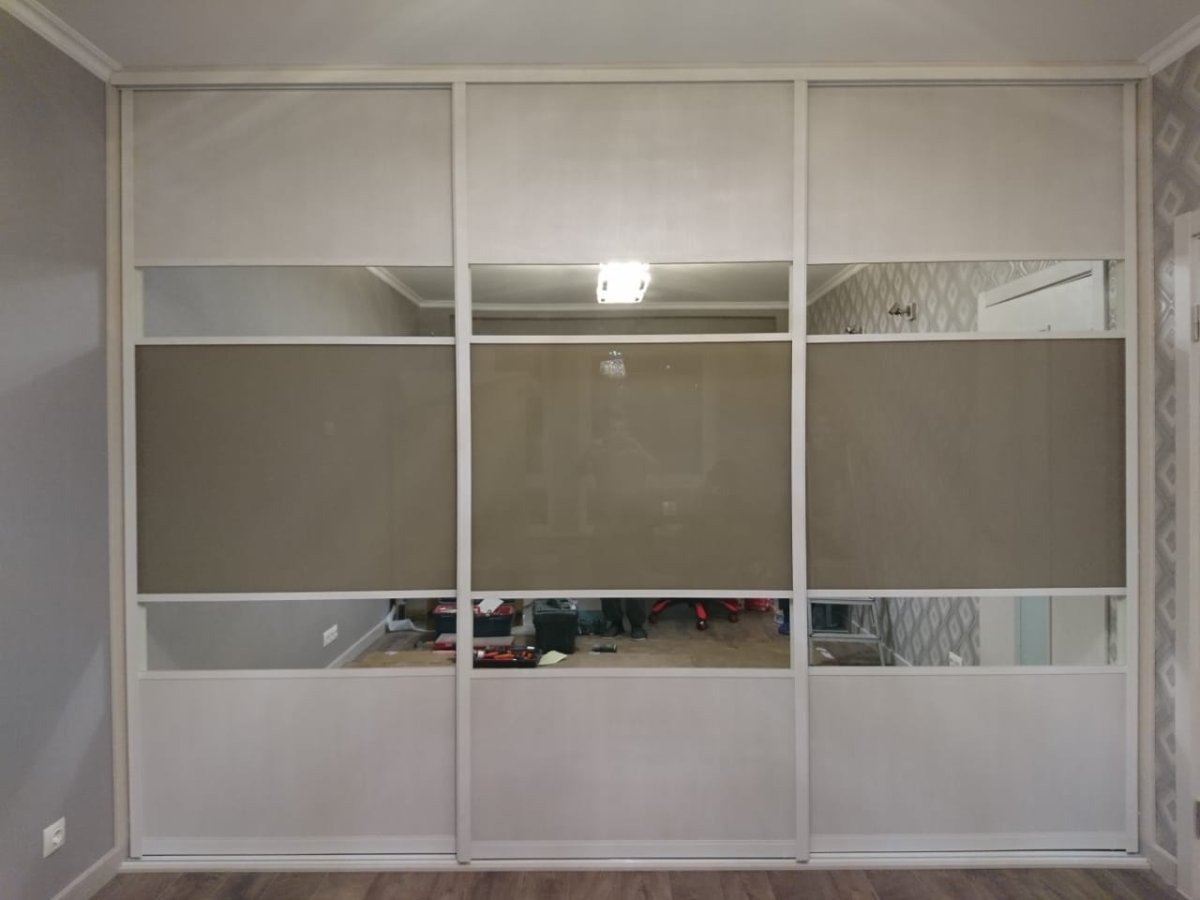 Современные встроенные шкафы купе