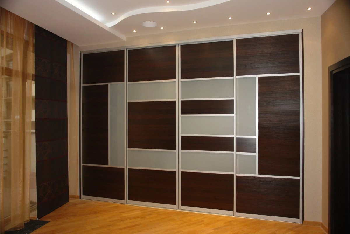 Шкаф во всю стену