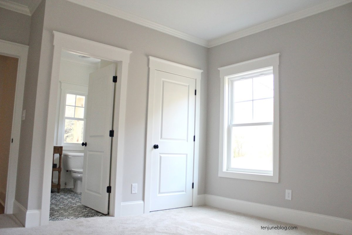 Широкие дверные наличники