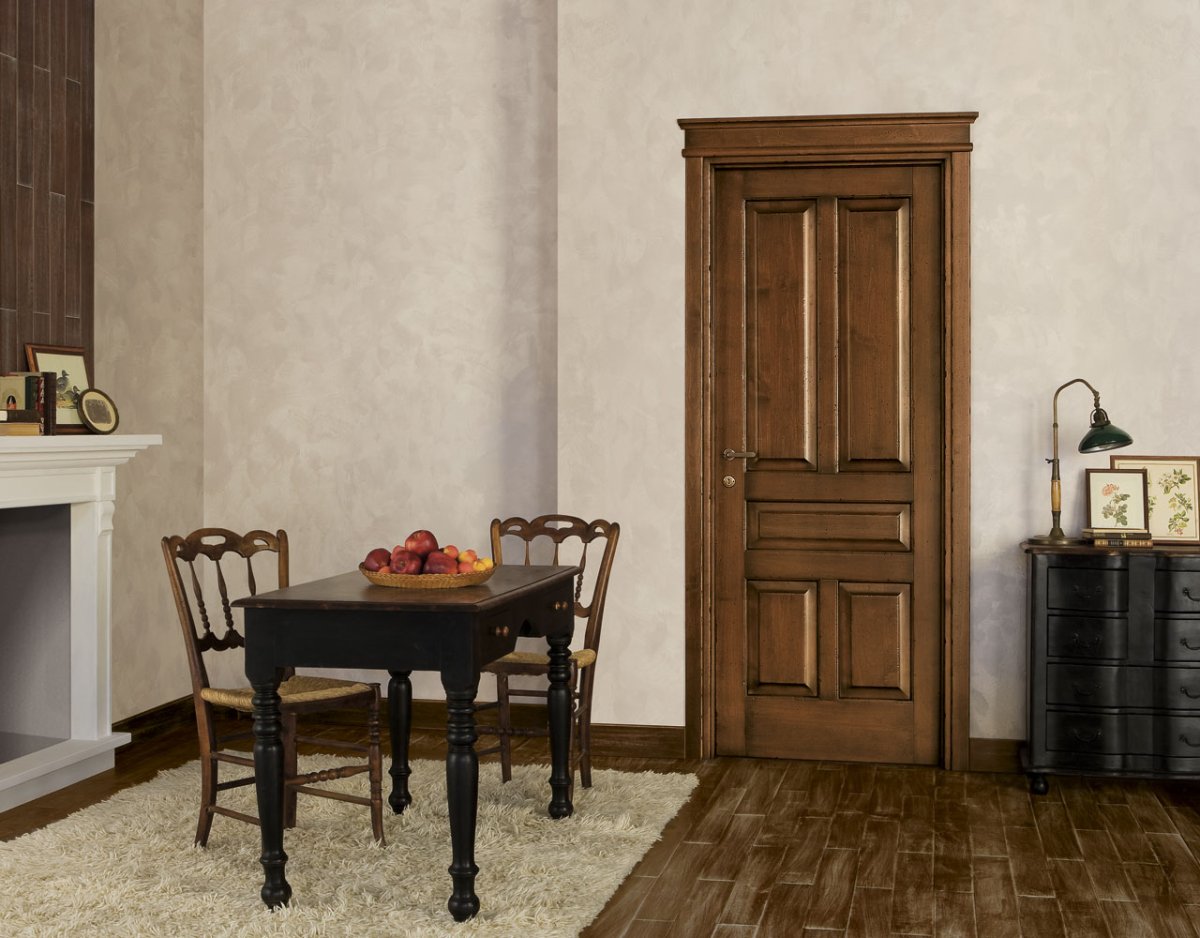 Деревянные двери в интерьере