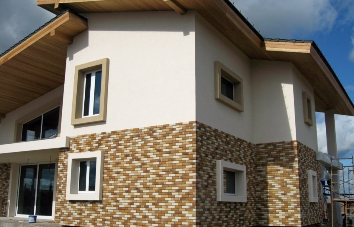 Отделка фасада клинкером с короедом