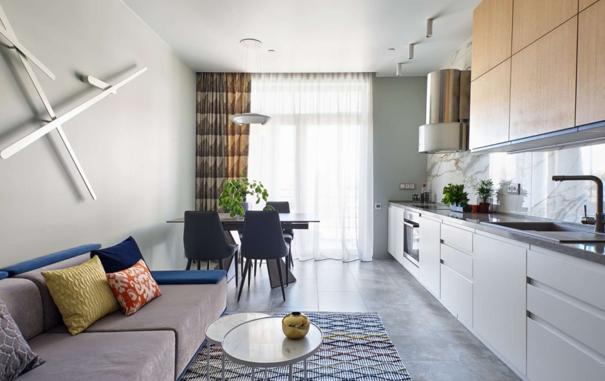 Кухня в скандинавском стиле с диваном