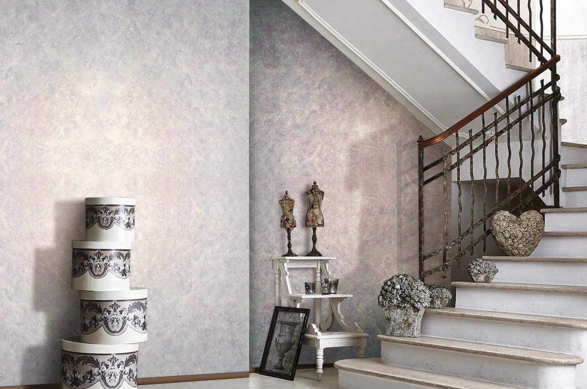 Сиреневая штукатурка в интерьере