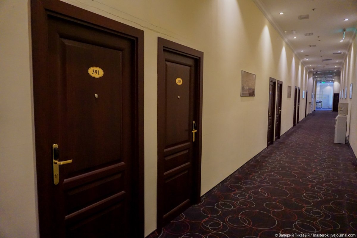 Двери коридор гостиница