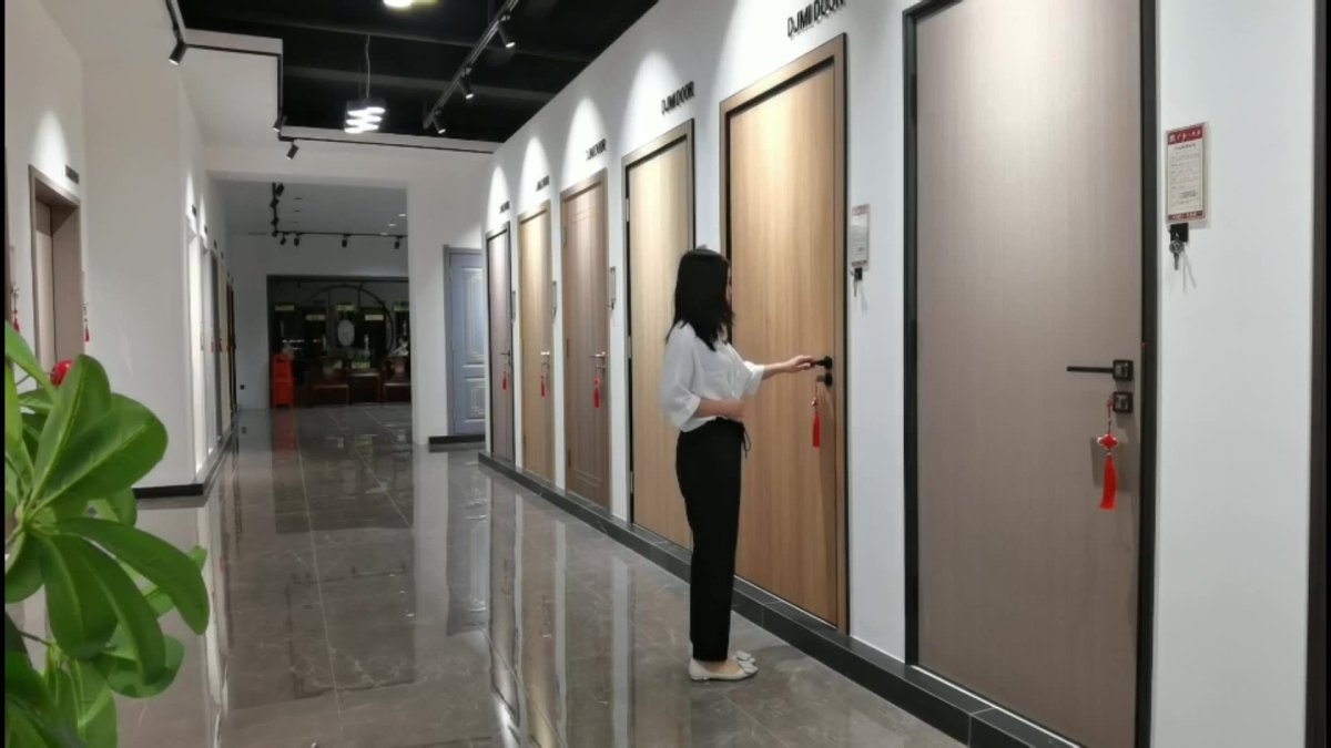 Дверь в гостиничный номер