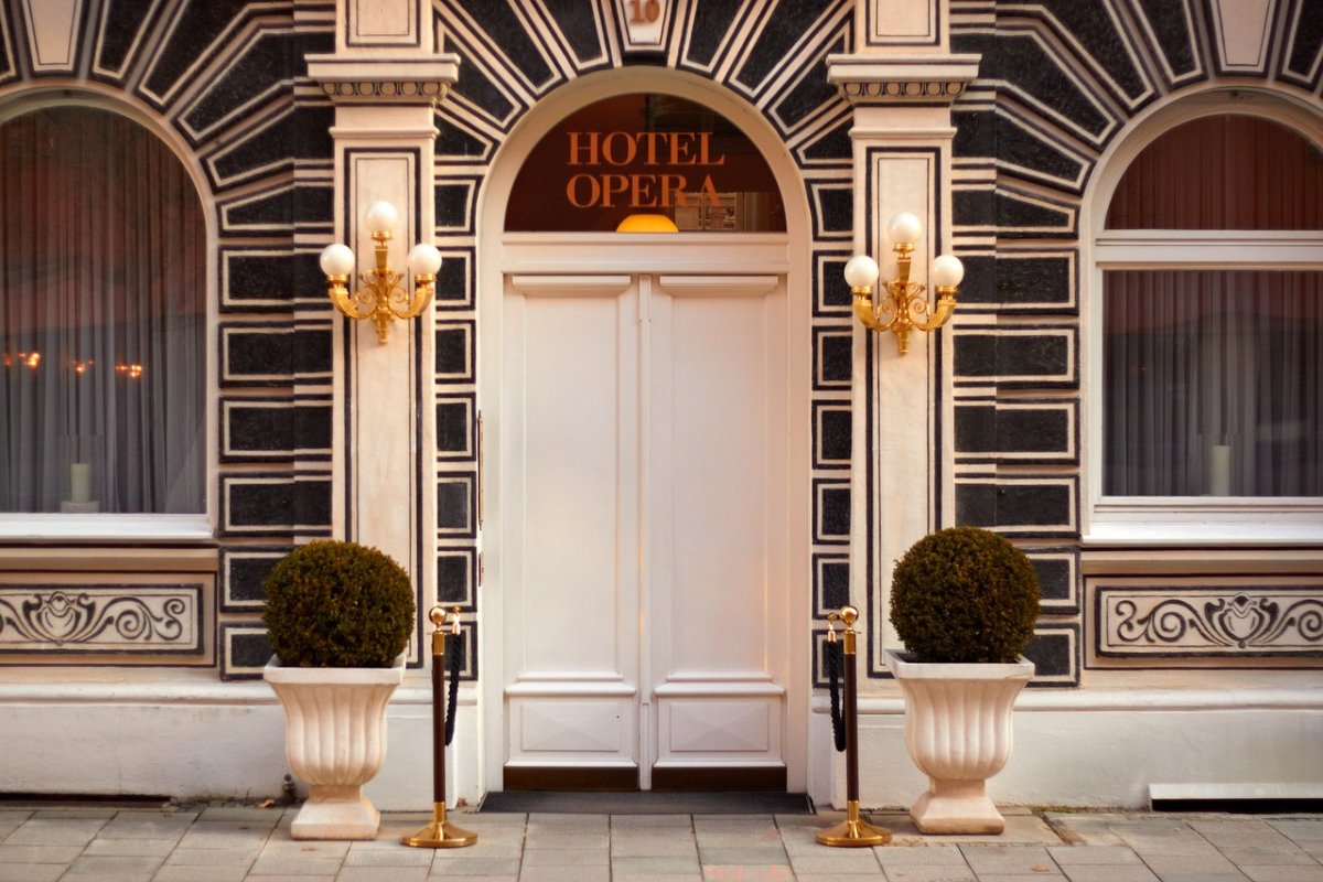 Дверь в гостиничный номер