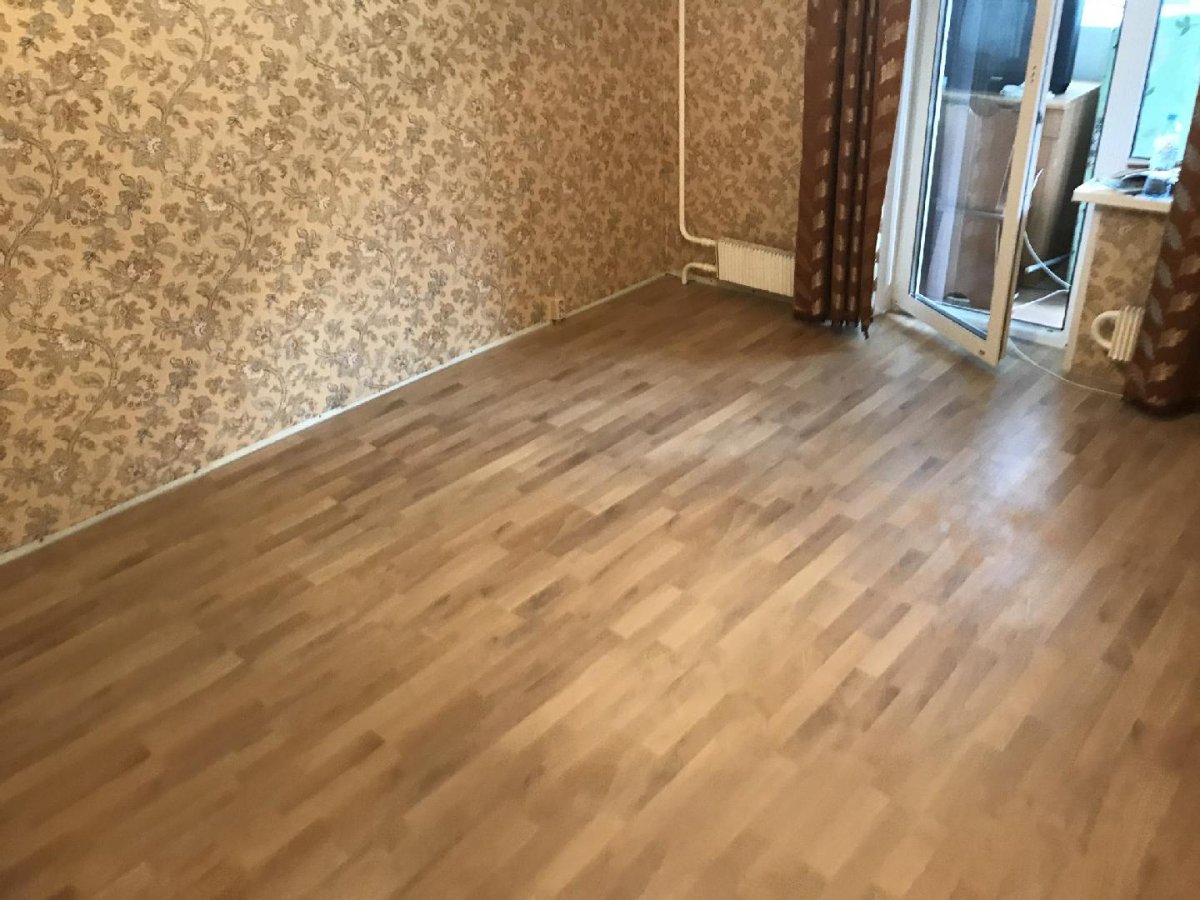 Укладка ламината в комнате