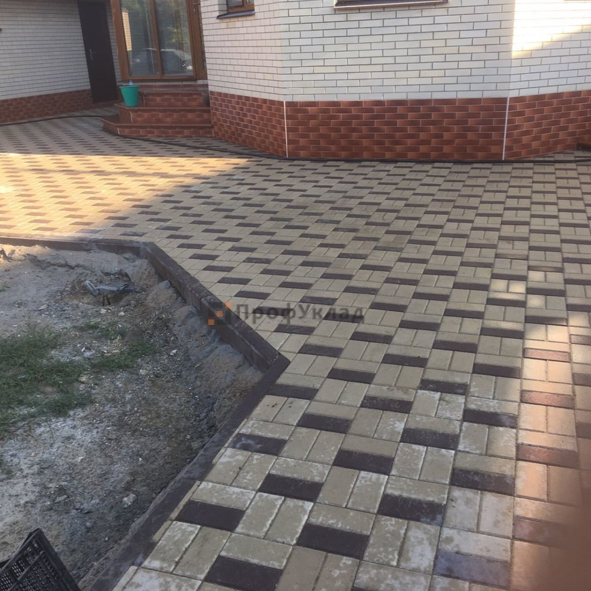 Тротуарная плитка во дворе